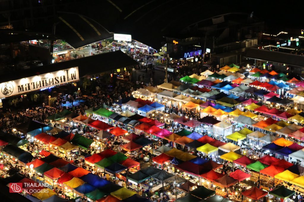 Night market. Ночной рынок Temple St в Гонконге Китай. Ночной рынок ТЕМПЯ Гонконга. Ночной рынок в Бангкоке вид сверху. Ночной рынок для фона.